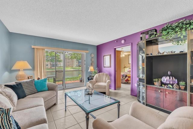 9560 WELDON Circle J110, Tamarac, FL 33321