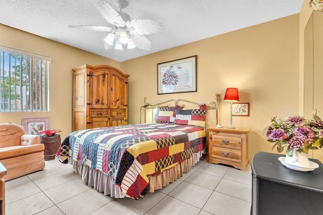 9560 WELDON Circle J110, Tamarac, FL 33321