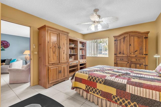 9560 WELDON Circle J110, Tamarac, FL 33321