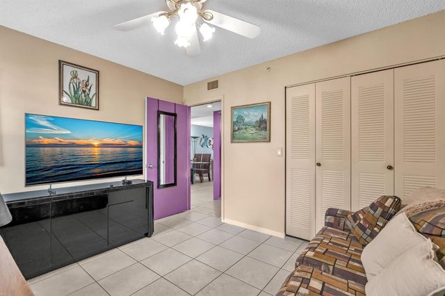 9560 WELDON Circle J110, Tamarac, FL 33321