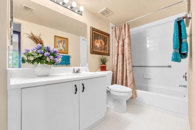 9560 WELDON Circle J110, Tamarac, FL 33321