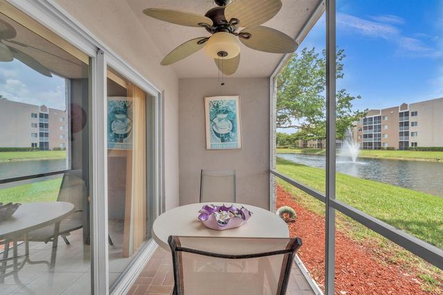 9560 WELDON Circle J110, Tamarac, FL 33321