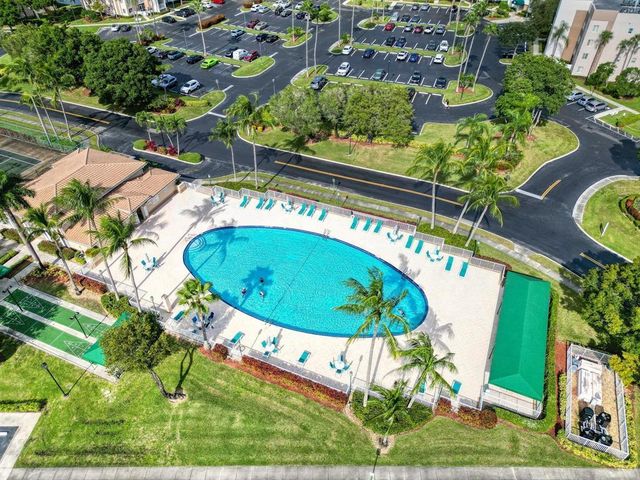 9560 WELDON Circle J110, Tamarac, FL 33321