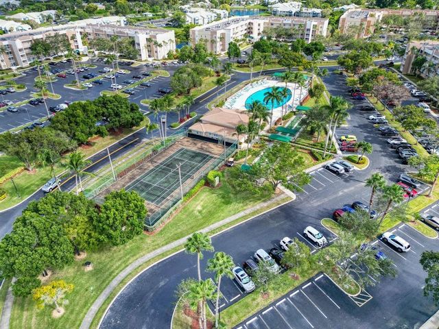 9560 WELDON Circle J110, Tamarac, FL 33321