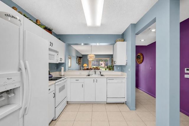 9560 WELDON Circle J110, Tamarac, FL 33321