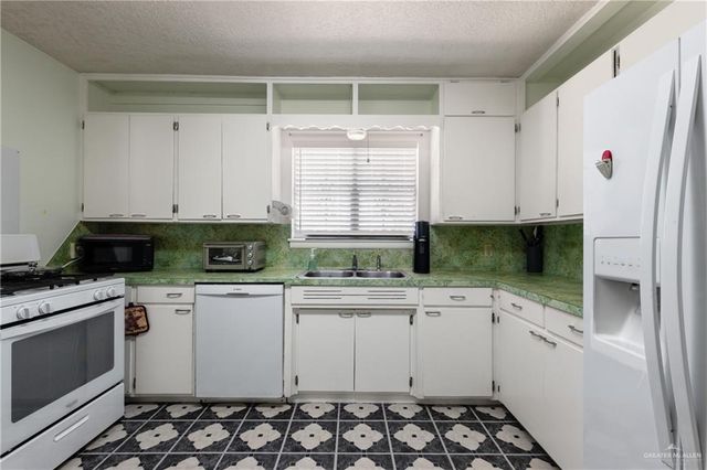 1417 E Bowie Avenue, Harlingen, TX 78550