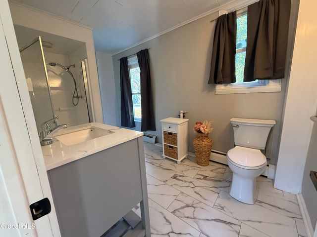 44 W 8th Avenue, Gloversville, NY 12078