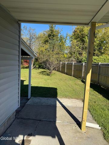 44 W 8th Avenue, Gloversville, NY 12078