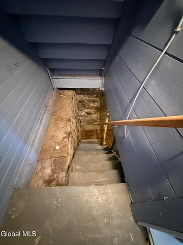 44 W 8th Avenue, Gloversville, NY 12078