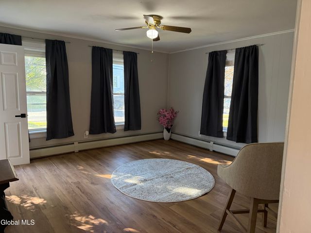 44 W 8th Avenue, Gloversville, NY 12078