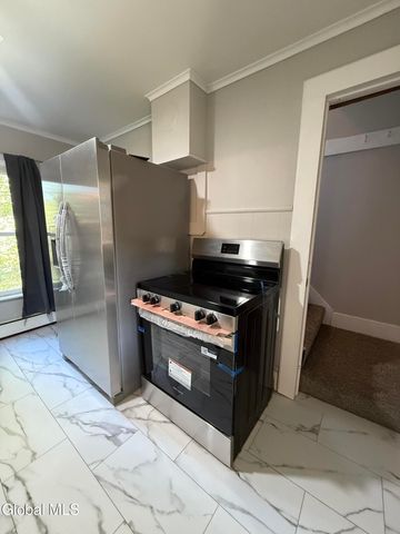 44 W 8th Avenue, Gloversville, NY 12078