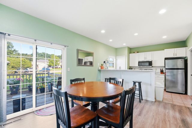 1511 SPIROS DR B, Columbia, MO 65202