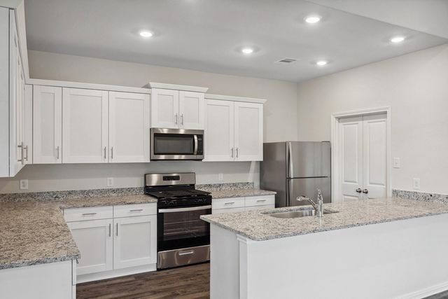 528 Navy Clouds Drive, Waller, TX 77484
