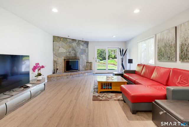91 Park Avenue, Shelton, CT 06484
