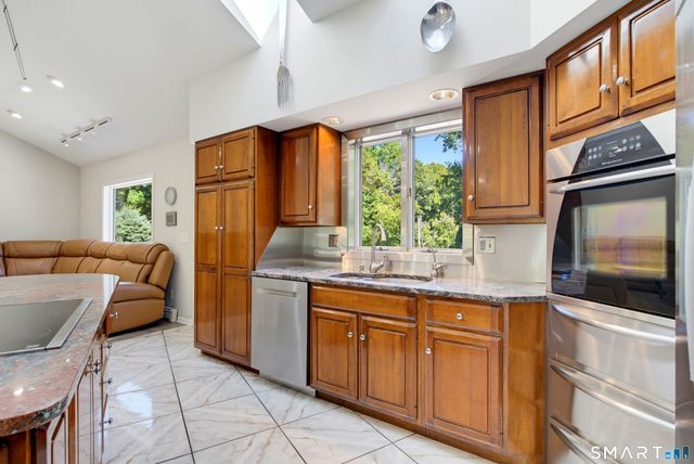 91 Park Avenue, Shelton, CT 06484