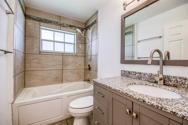 252 Moccasin Trail W, Jupiter, FL 33458
