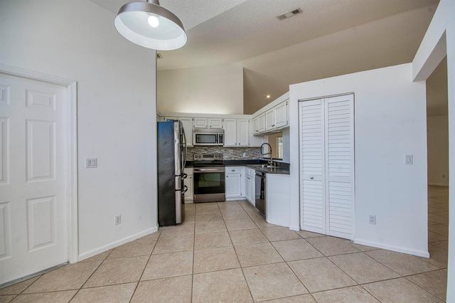 252 Moccasin Trail W, Jupiter, FL 33458
