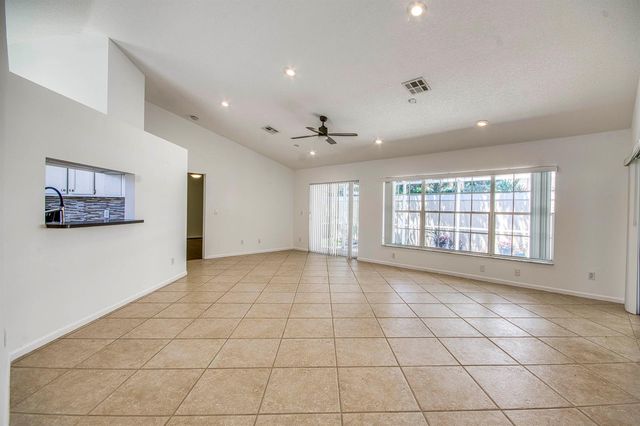 252 Moccasin Trail W, Jupiter, FL 33458
