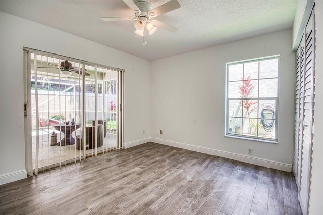 252 Moccasin Trail W, Jupiter, FL 33458
