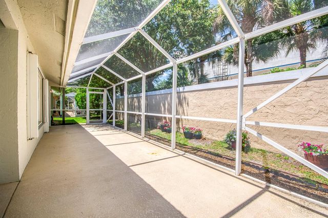 252 Moccasin Trail W, Jupiter, FL 33458