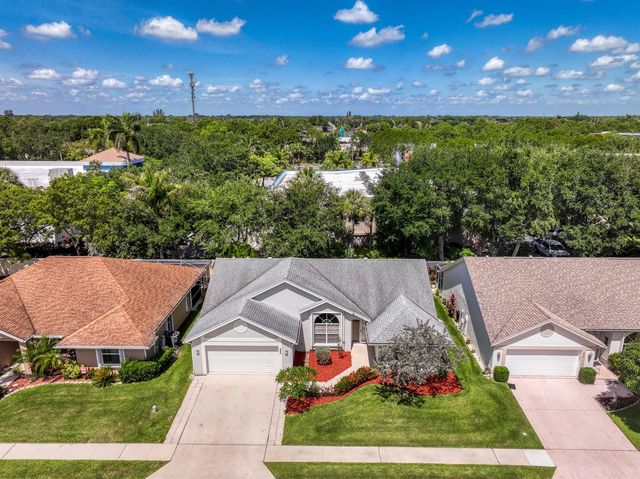 252 Moccasin Trail W, Jupiter, FL 33458