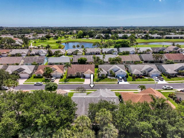 252 Moccasin Trail W, Jupiter, FL 33458