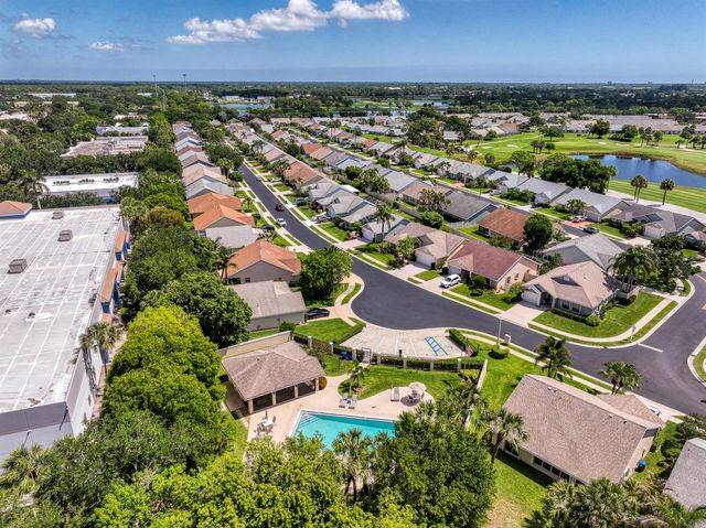 252 Moccasin Trail W, Jupiter, FL 33458