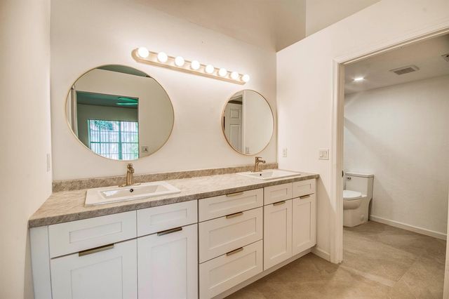 252 Moccasin Trail W, Jupiter, FL 33458