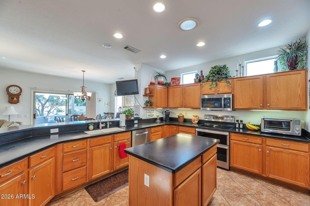 Image 9 of property listing at 15235 W PASADENA Drive, Surprise, AZ 85374