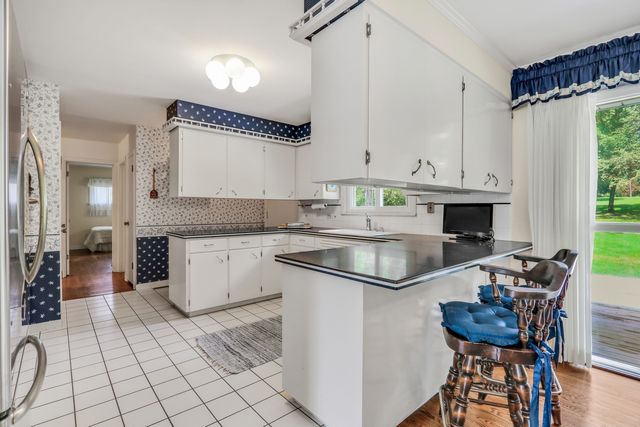 2414 Sunset Avenue, Waukegan, IL 60087