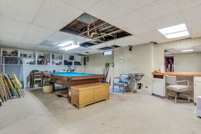 2414 Sunset Avenue, Waukegan, IL 60087