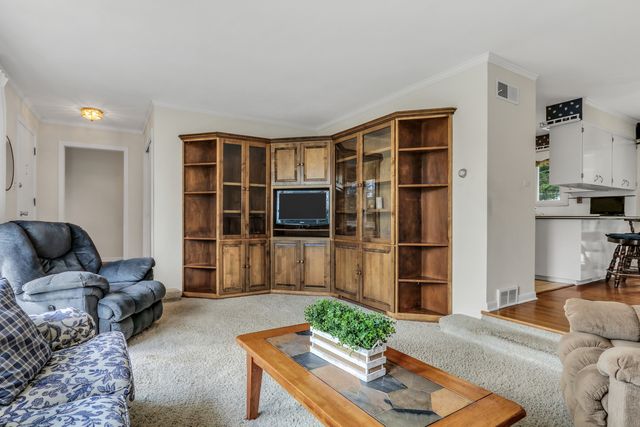 2414 Sunset Avenue, Waukegan, IL 60087