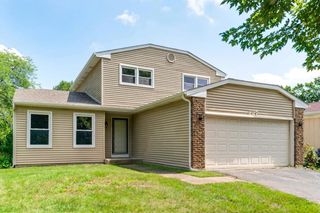 227 E Lakeside Drive, Vernon Hills, IL 60061