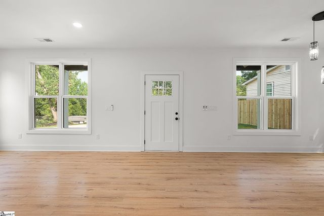 119A Woodland Drive, Fountain Inn, SC 29644