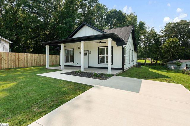 119A Woodland Drive, Fountain Inn, SC 29644