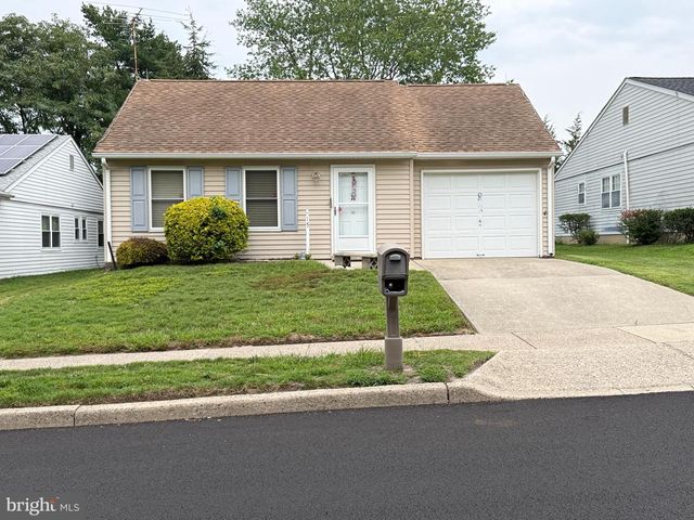 15 GRAMERCY PL, Southampton, NJ 08088