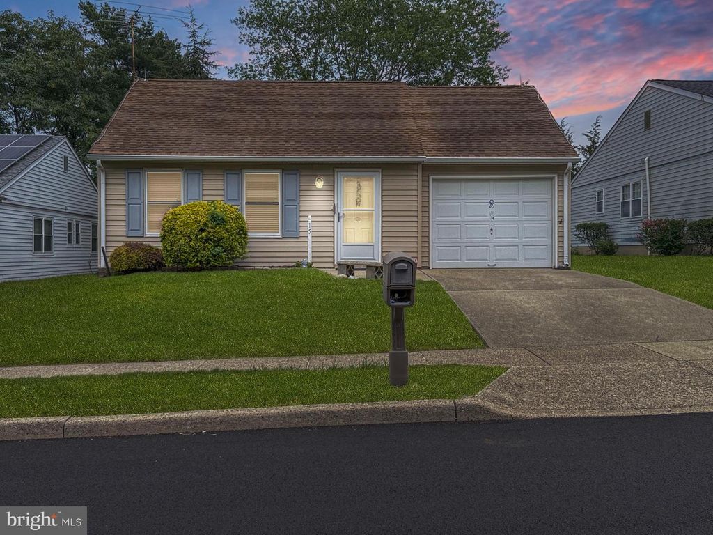 15 GRAMERCY PL, Southampton, NJ 08088