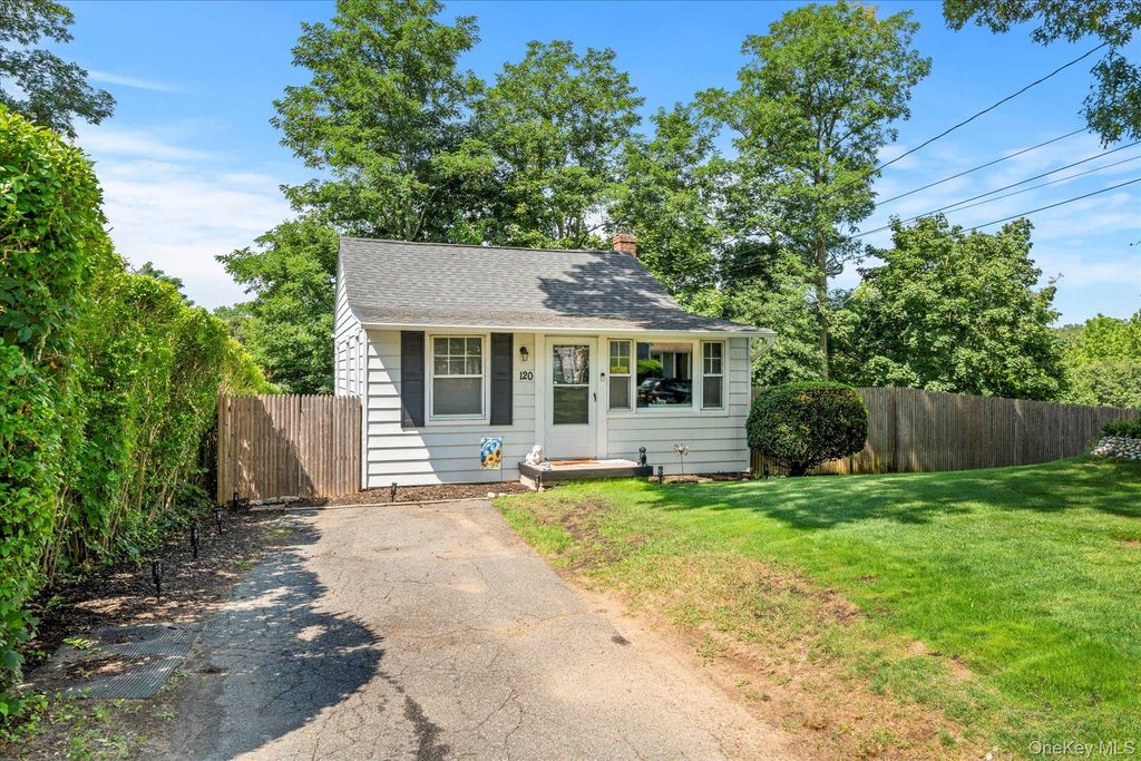 120 Lookout Drive, Sound Beach, NY 11789