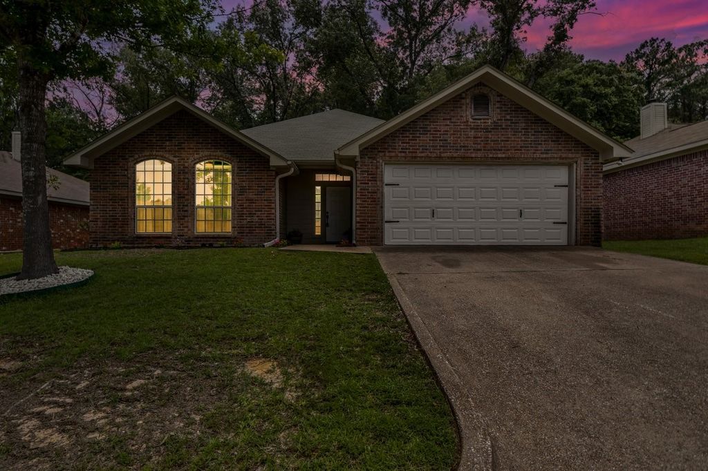 229 Maggie Circle, Flint, TX 75762