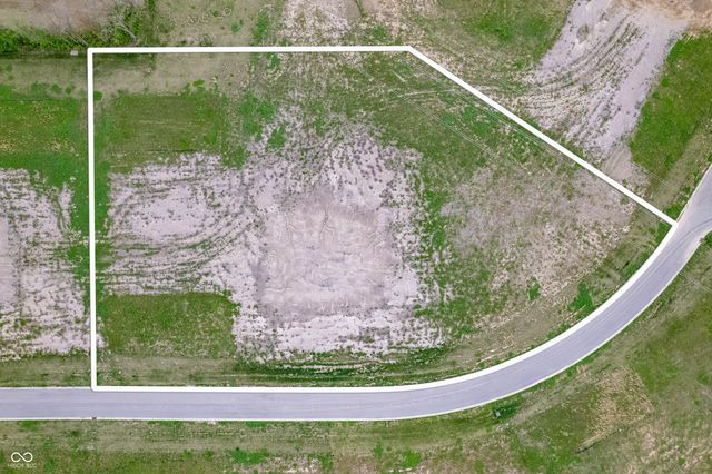 2724 S Kings Way, New Palestine, IN 46163