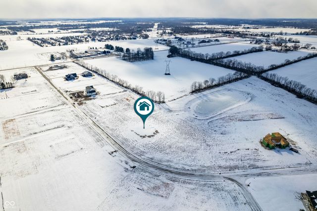 2724 S Kings Way, New Palestine, IN 46163