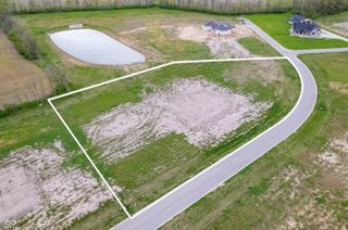 2724 S Kings Way, New Palestine, IN 46163