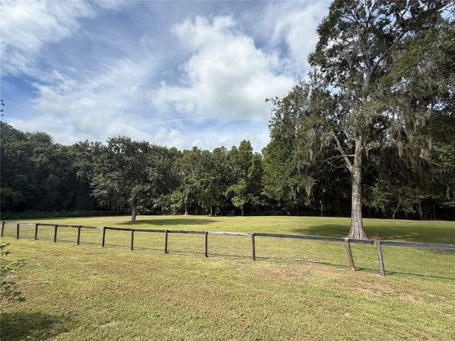 19260 NW 88TH AVENUE ROAD, Reddick, FL 32686