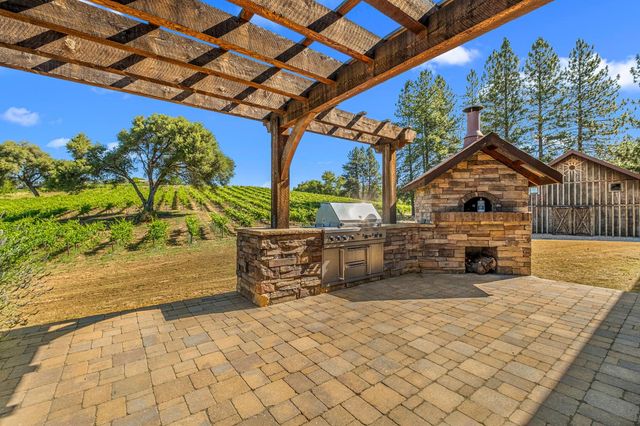 7330 Perry Creek Rd, Somerset, CA 95684