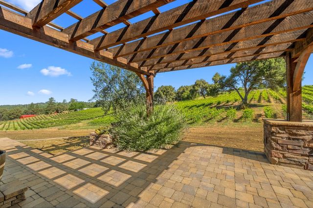 7330 Perry Creek Rd, Somerset, CA 95684