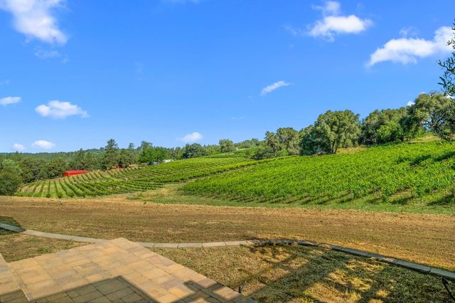7330 Perry Creek Rd, Somerset, CA 95684