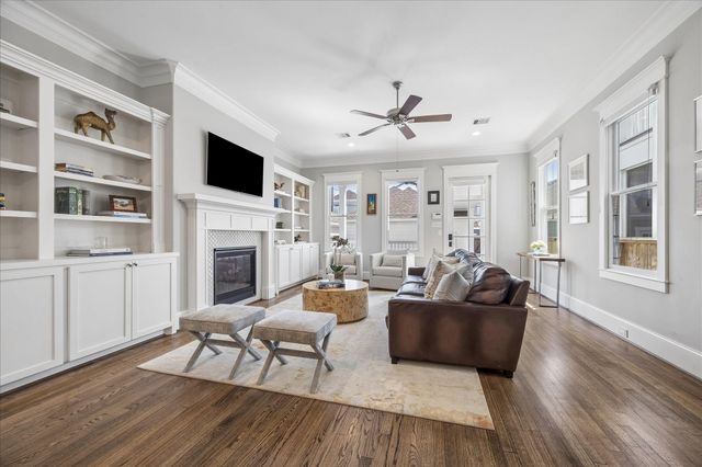 724 Ashland Street, Houston, TX 77007