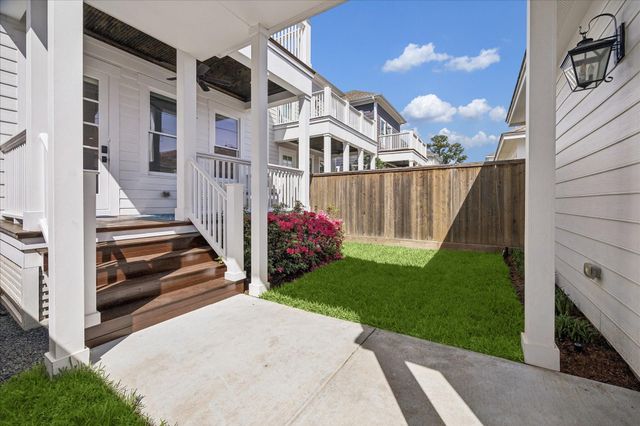 724 Ashland Street, Houston, TX 77007