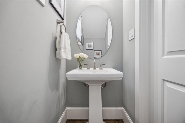 724 Ashland Street, Houston, TX 77007