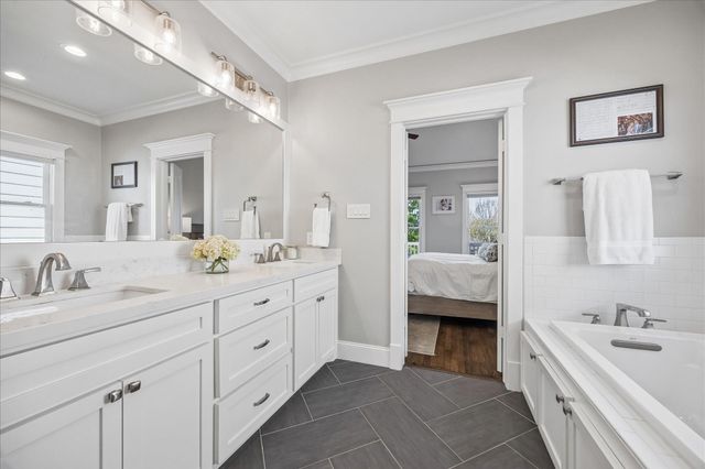 724 Ashland Street, Houston, TX 77007